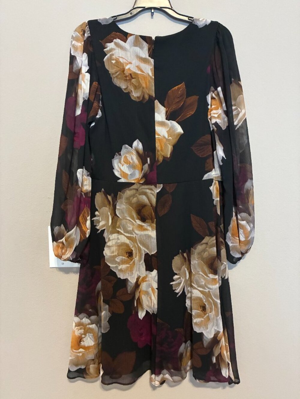 Beautiful Floral Dress - Picture 3 of 3
